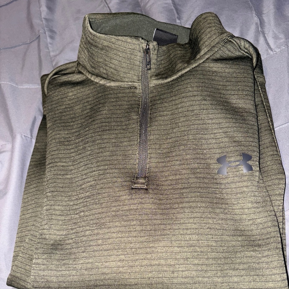 Men’s half zip pull over